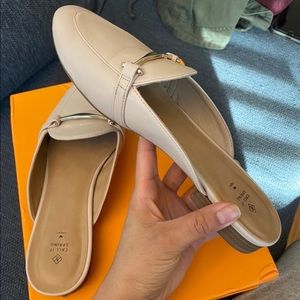 Women mules.